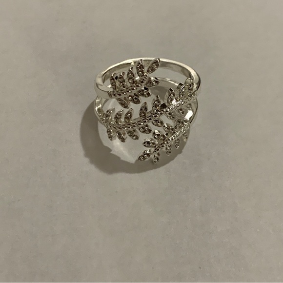 Diamond Leaf Silver Plated Ring Size 8 - Picture 11 of 13